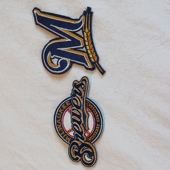 Milwaukee Brewers bundle - Picture 2 of 5